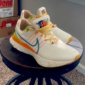 Nike flynit Infinity React tan size 10